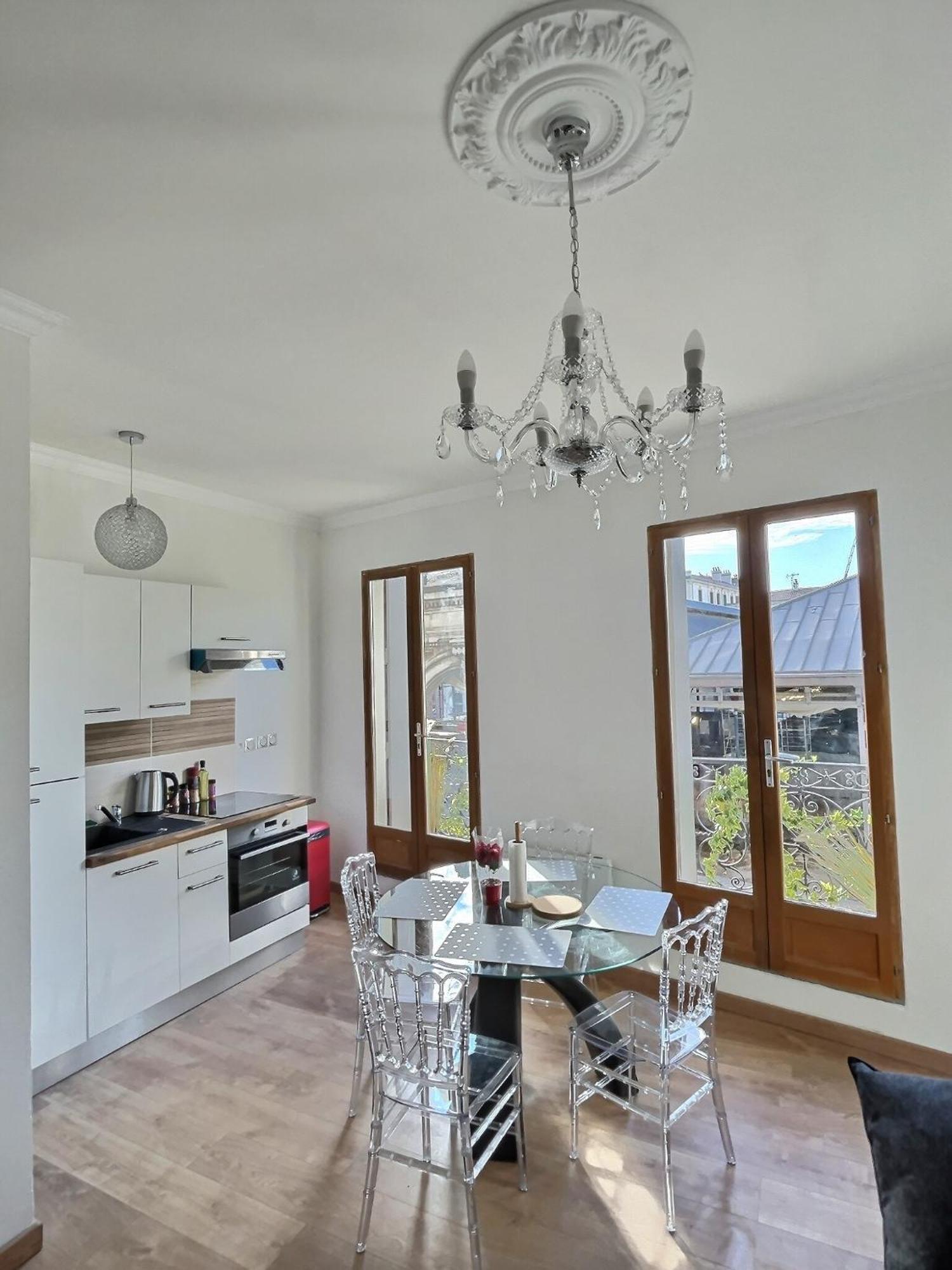 Appartement De Charme Avec Balcon Au Pied Des Commerces Безье Экстерьер фото